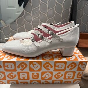 Carel Kina white naplack size 39.5